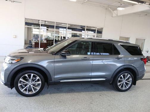 CARBONIZED GRAY METALLIC 2025 Ford Explorer Platinum