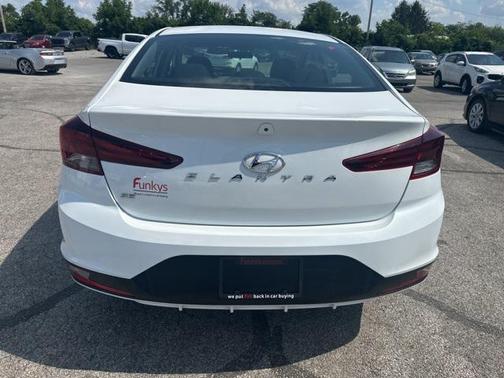 2019 Hyundai ELANTRA SE