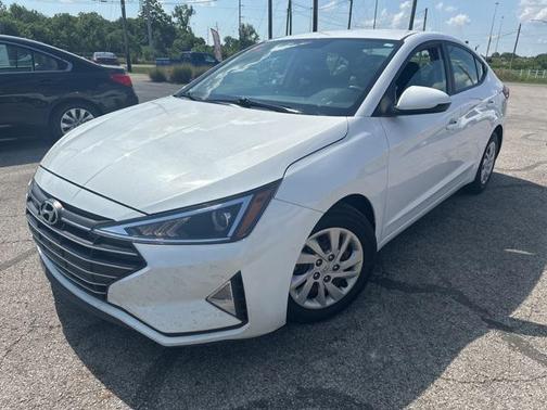 2019 Hyundai ELANTRA SE
