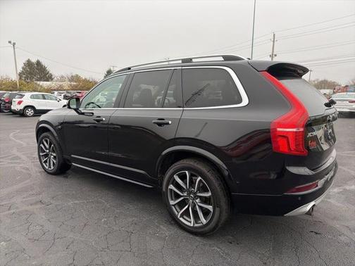 2018 Volvo XC90 T5 Momentum