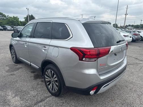 2020 Mitsubishi Outlander SE