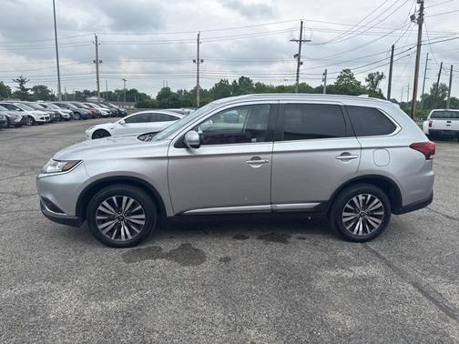 2020 Mitsubishi Outlander SE