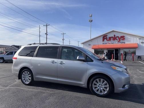 2013 Toyota Sienna LE