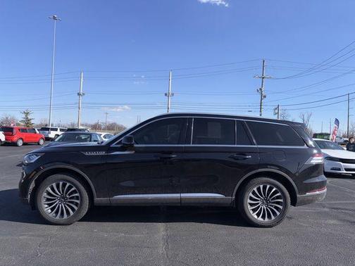 2022 Lincoln Aviator Standard AWD