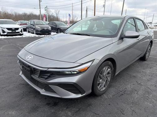 2024 Hyundai ELANTRA SEL