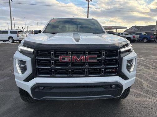 2024 GMC Canyon AT4