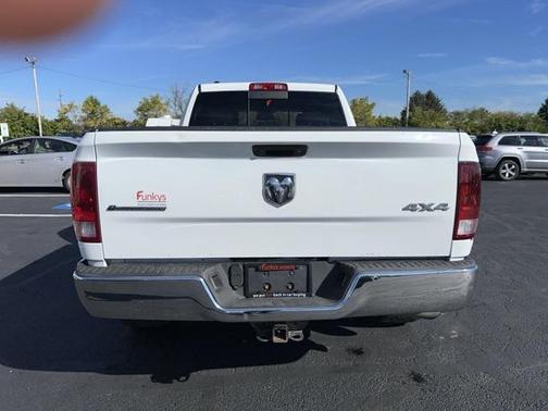 2016 RAM 1500 SLT