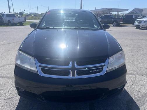 2011 Dodge Avenger Lux