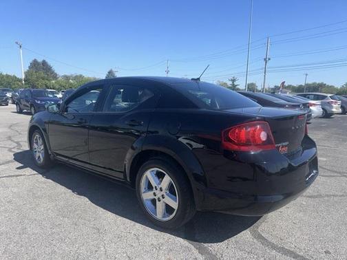 2011 Dodge Avenger Lux