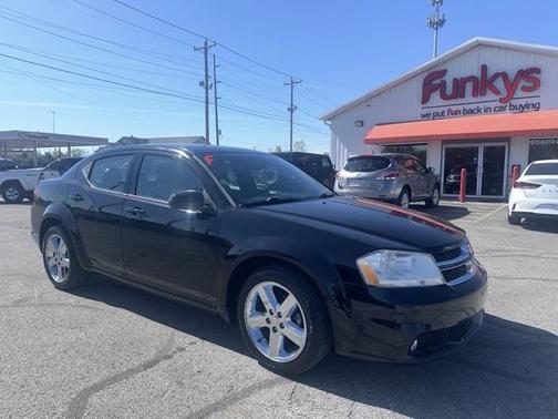 2011 Dodge Avenger Lux