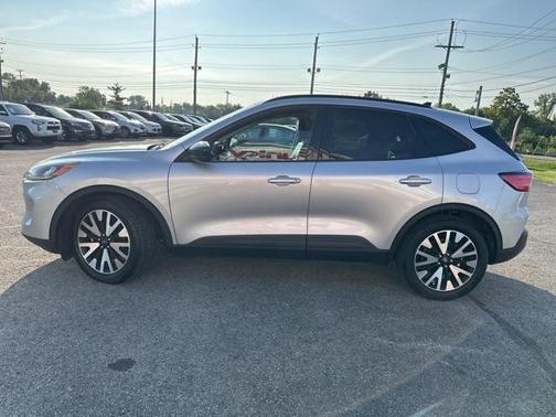 2020 Ford Escape SE