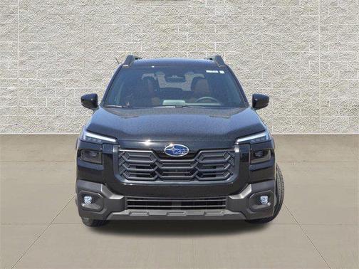 Crystal Black Silica 2026 Subaru Outback Touring