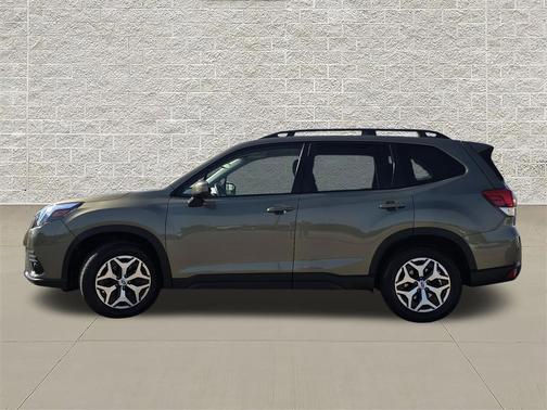 Autumn Green Metallic 2023 Subaru Forester Premium