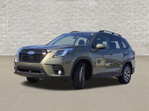 Autumn Green Metallic 2023 Subaru Forester Premium