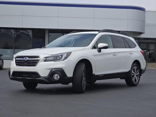 Crystal White Pearl 2018 Subaru Outback 3.6R Limited