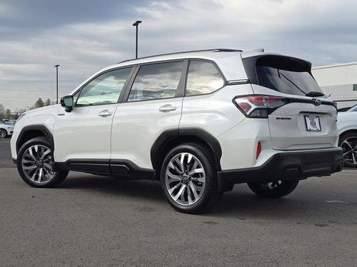Crystal White Pearl 2025 Subaru Forester Hybrid Touring