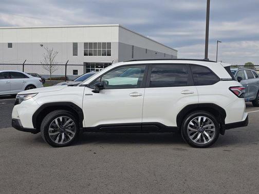 Crystal White Pearl 2025 Subaru Forester Hybrid Touring