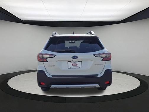 Crystal White Pearl 2023 Subaru Outback Limited