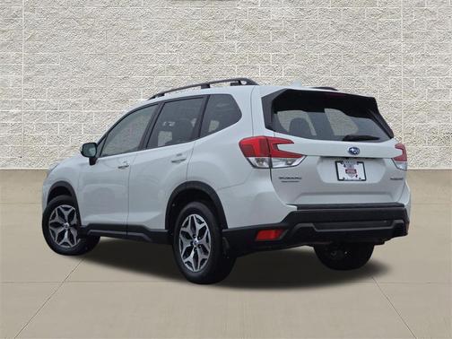 Crystal White Pearl 2023 Subaru Forester Premium
