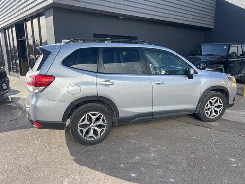 2023 Subaru Forester Premium
