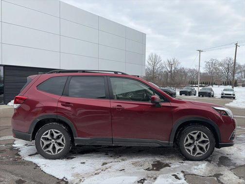 2023 Subaru Forester Premium