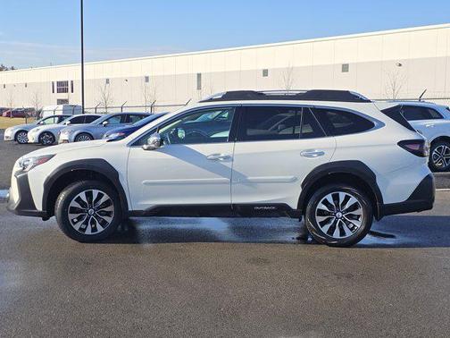 2023 Subaru Outback Touring XT