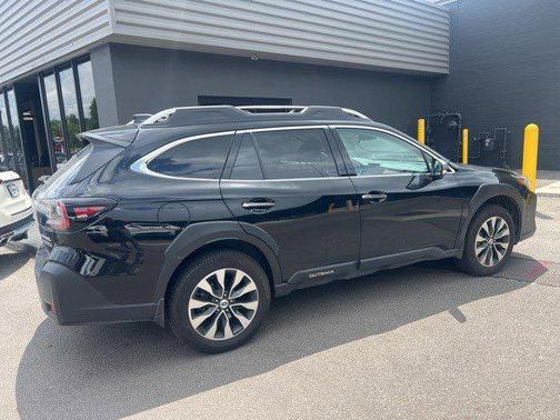 2023 Subaru Outback Touring XT