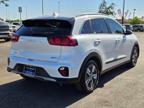 2022 Kia Niro LXS SE