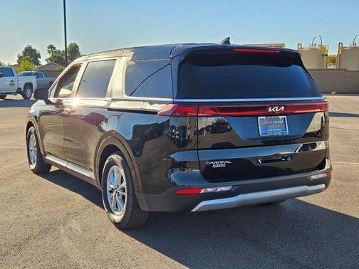 2024 Kia Carnival LX