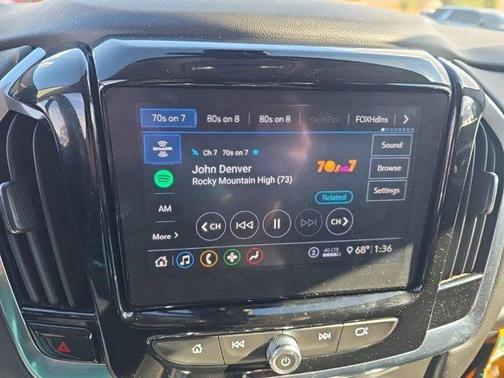 2021 Chevrolet Traverse LT Cloth