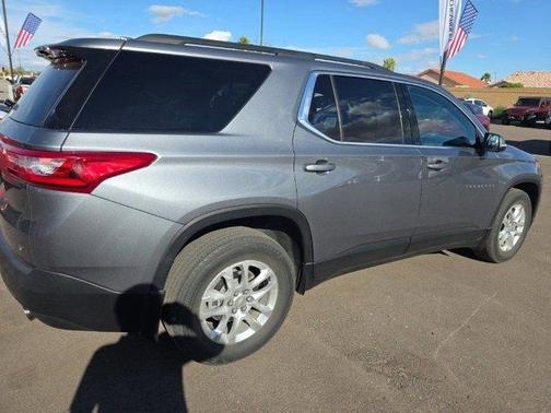 2021 Chevrolet Traverse LT Cloth