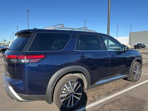 2022 Nissan Pathfinder Platinum
