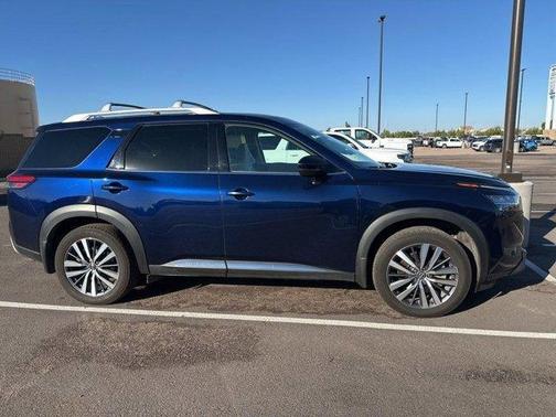 2022 Nissan Pathfinder Platinum