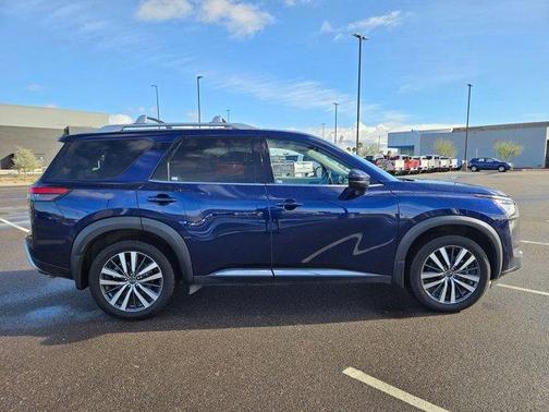 2022 Nissan Pathfinder Platinum