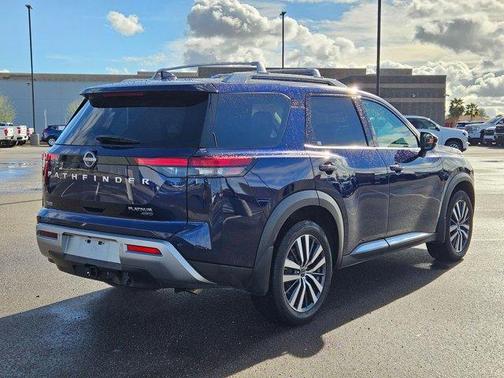 2022 Nissan Pathfinder Platinum