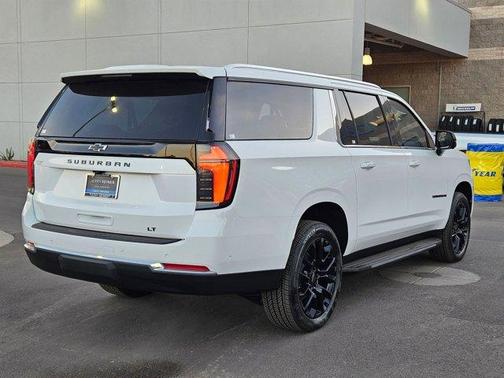 2026 Chevrolet Suburban LT