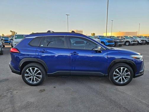 2025 Toyota Corolla Cross XLE