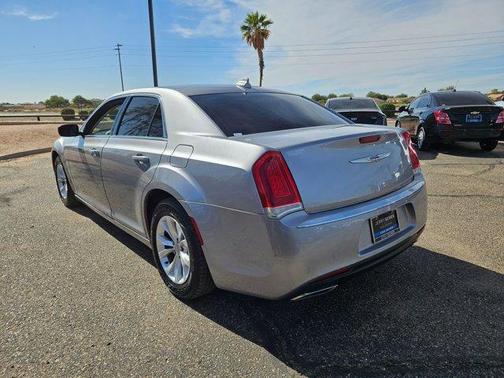 2015 Chrysler 300 Limited