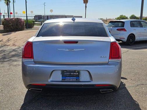 2015 Chrysler 300 Limited