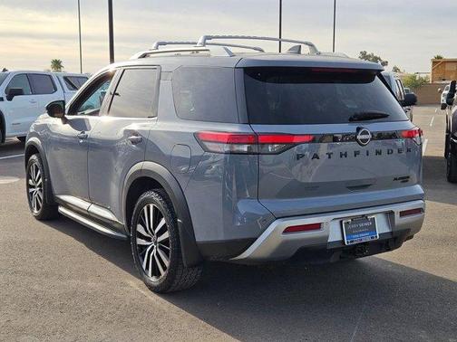 2023 Nissan Pathfinder Platinum