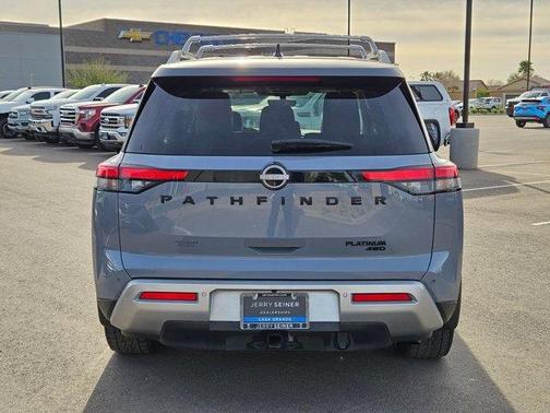 2023 Nissan Pathfinder Platinum