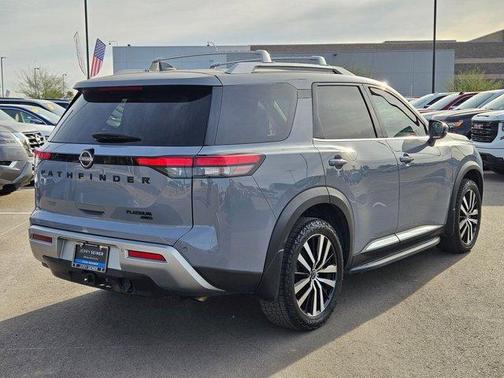 2023 Nissan Pathfinder Platinum