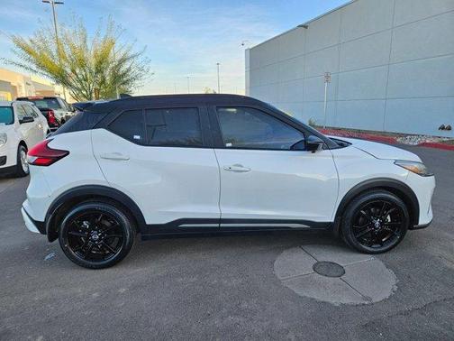 2023 Nissan Kicks SR