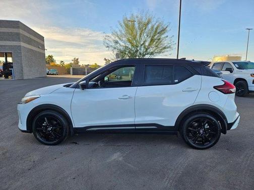 2023 Nissan Kicks SR