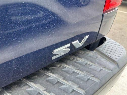 2023 Nissan Titan SV