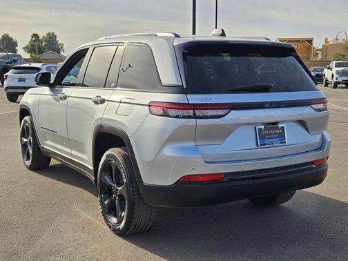 2024 Jeep Grand Cherokee Laredo
