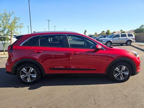 2022 Kia Niro LXS