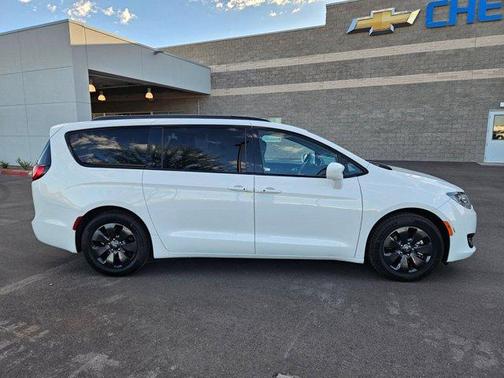 2020 Chrysler Pacifica Hybrid Touring L