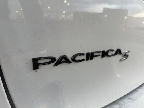 2020 Chrysler Pacifica Hybrid Touring L