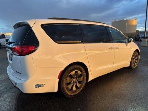 2020 Chrysler Pacifica Hybrid Touring L